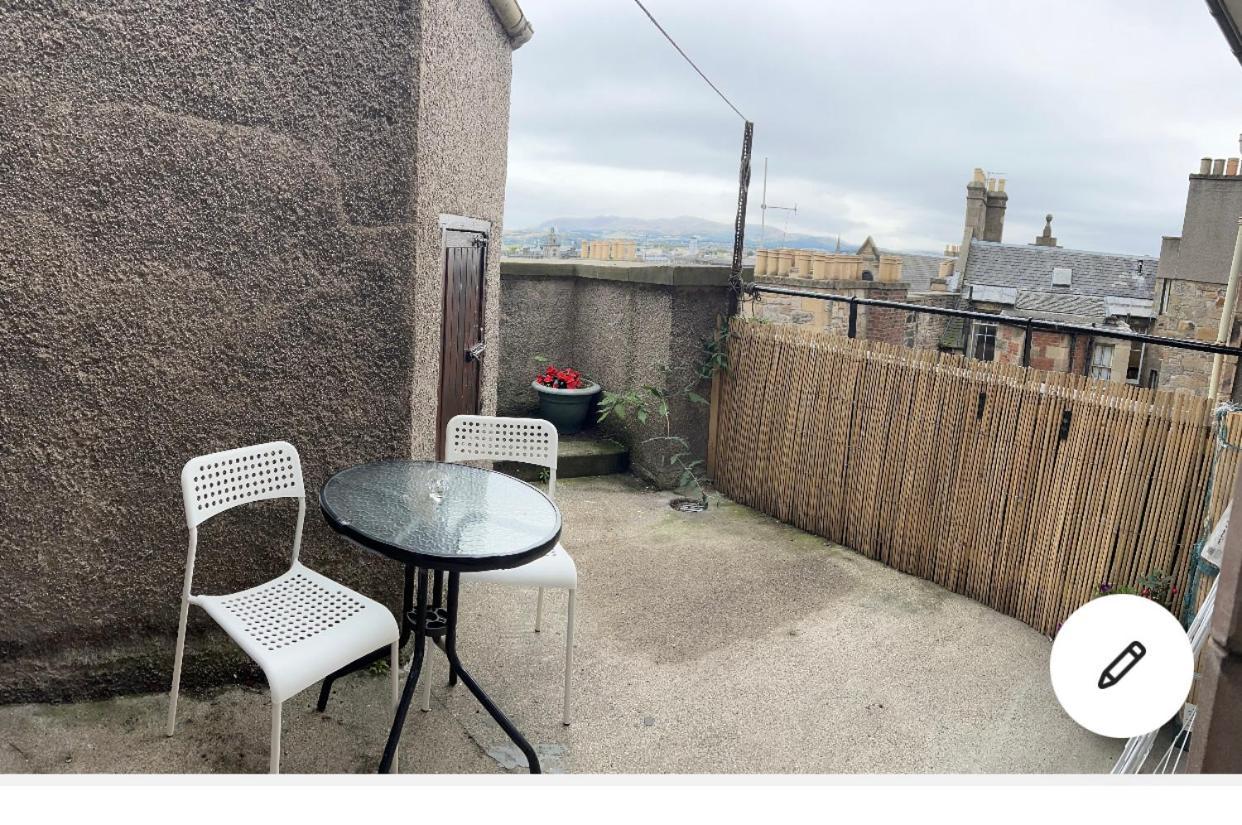 Old Town View Apartment Edinburgh Buitenkant foto